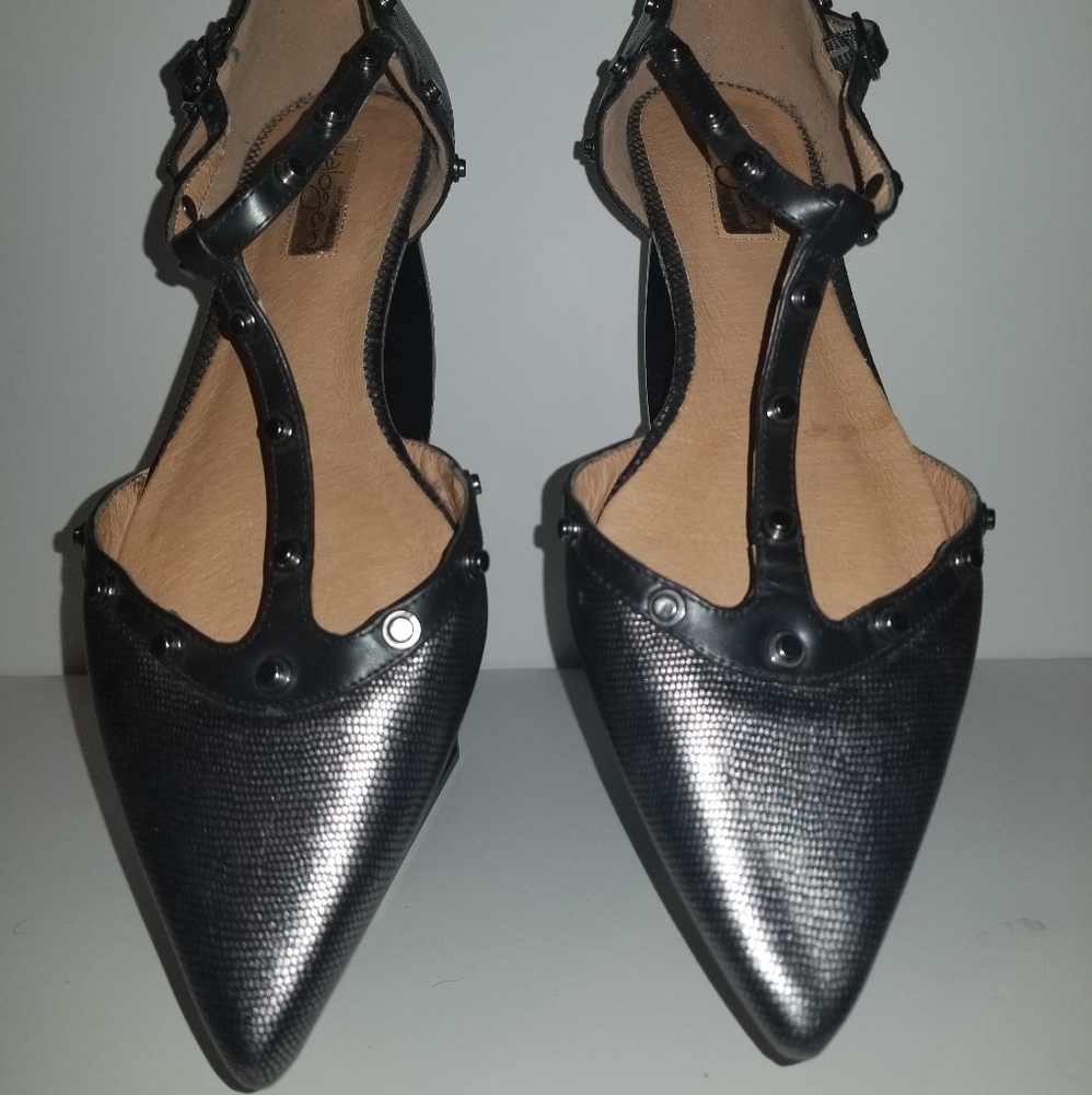 Halogen Pewter Gladiator T-Strap Flats Size 8.5M